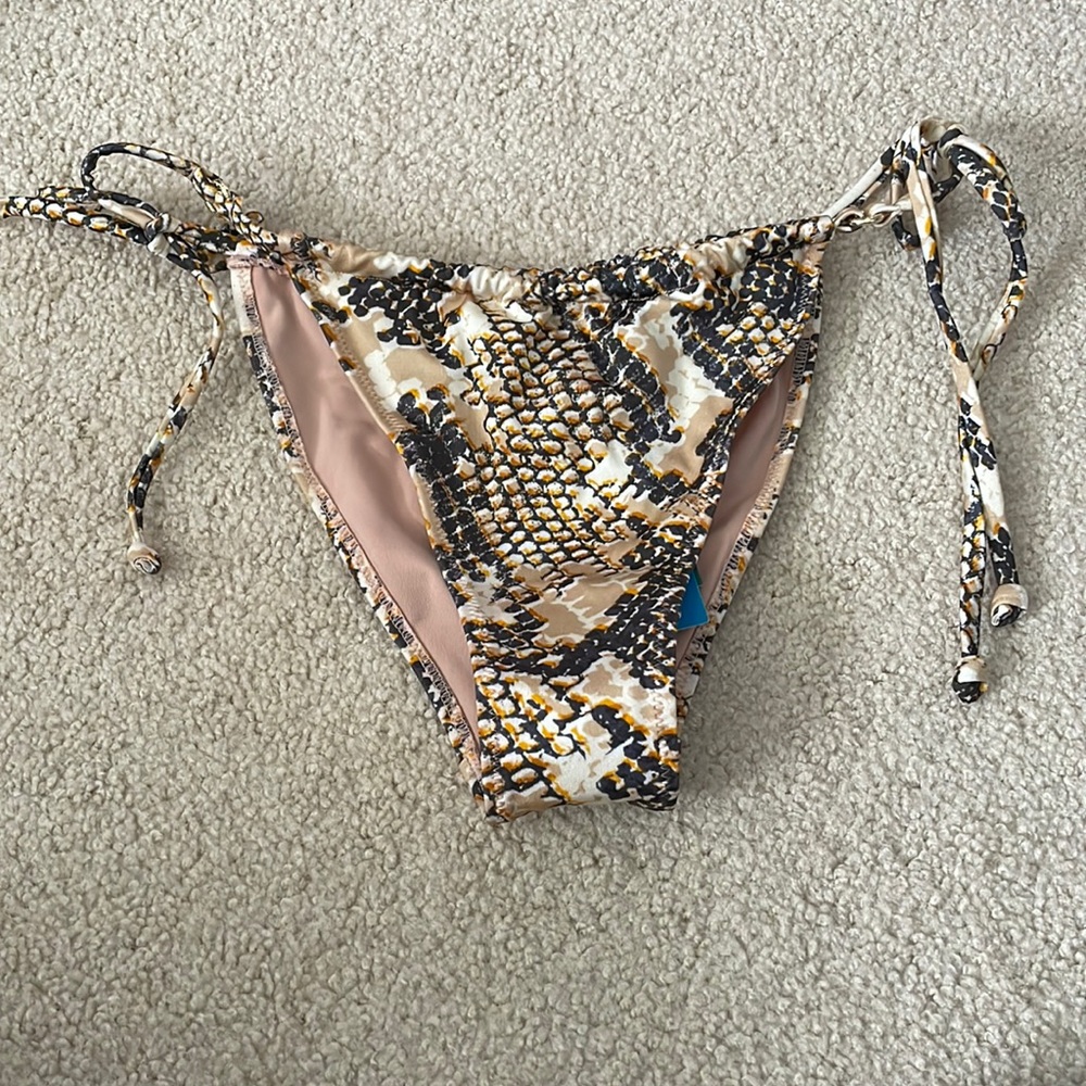 NWT H&M snakeskin print tanga bikini bottoms